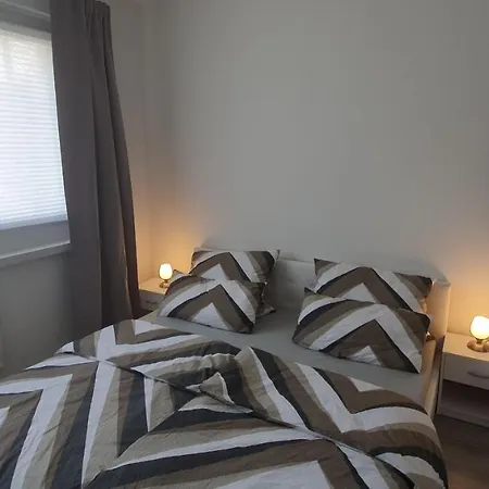 Ferienwohnung Helbersdorf Am Stadtpark Apartman *